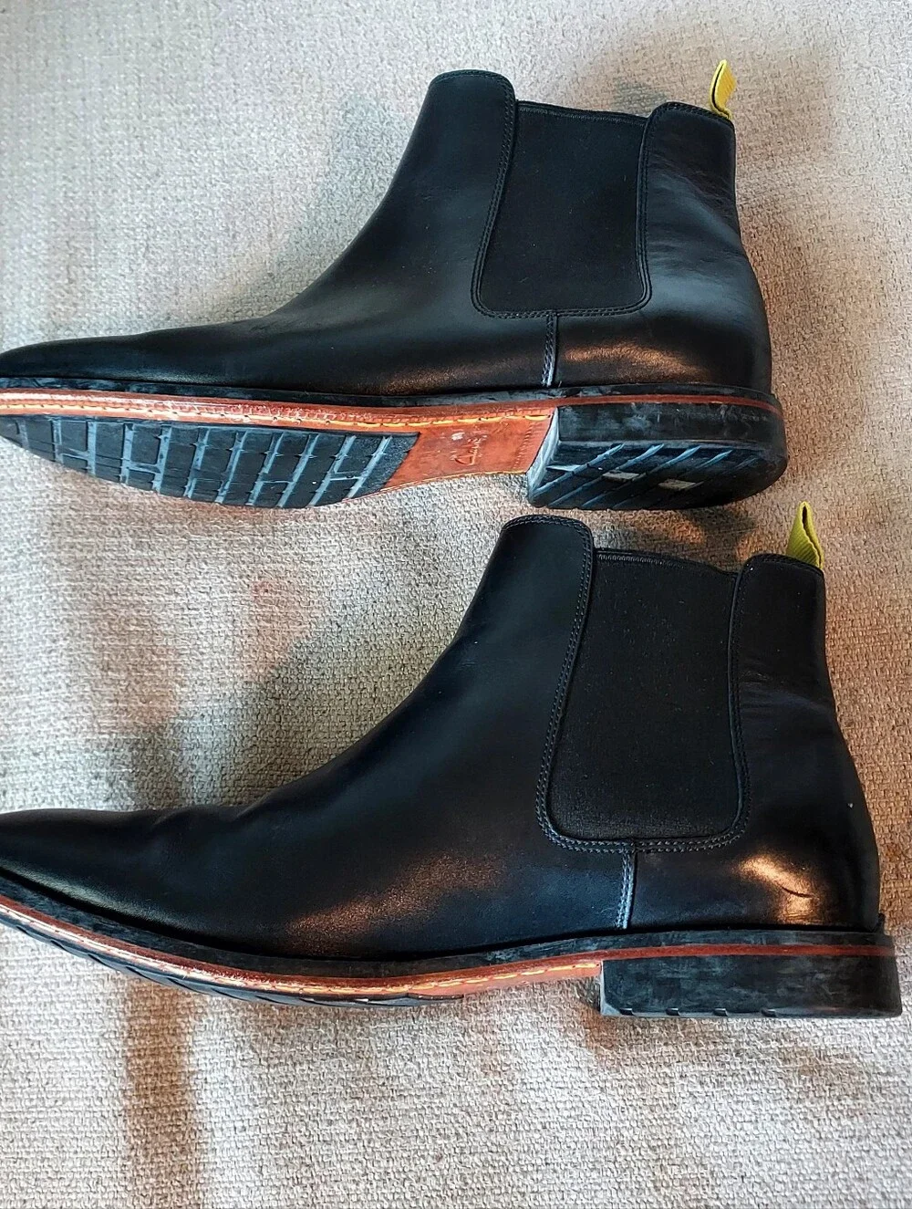 Clarks Men's Black Leather Casual Chelsea Boots with Yellow Heel Tab Sz-US 11